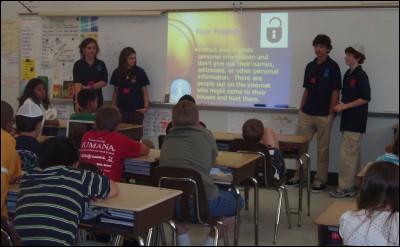 Teenangels from the Jacksonville Chapter Making a Presentation